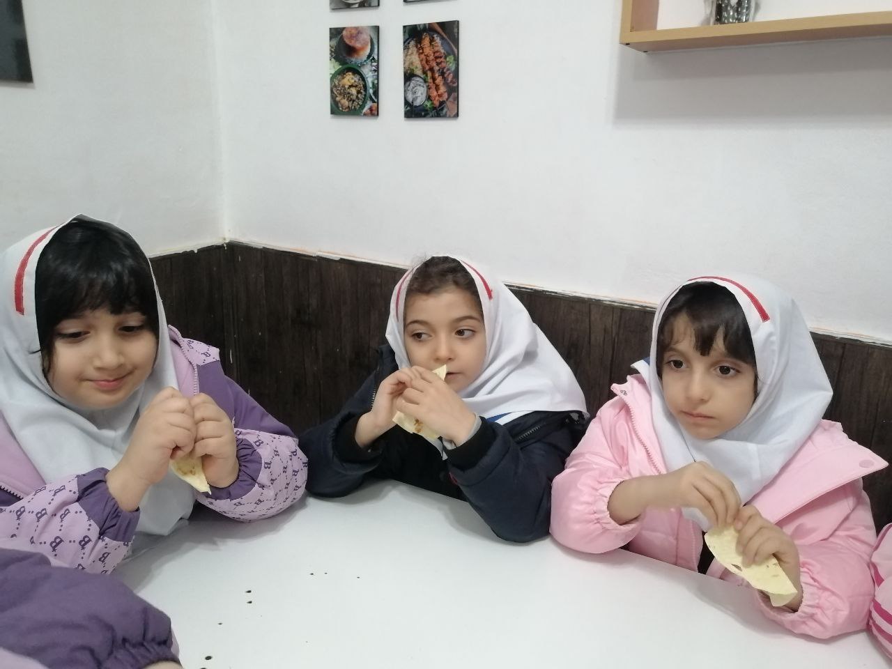 فعالیت های آذر ماه کلاس اول رنگین کمان